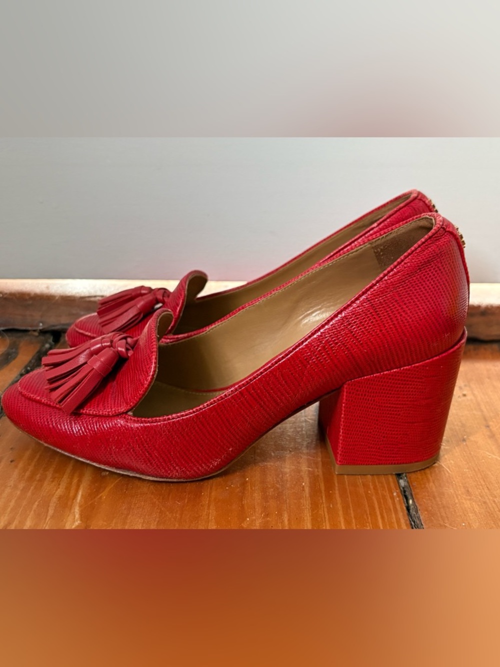 Tory Burch Kira Tassel Embossed Leather Chunky Heels Red Scarlet Ruby, Size 5.5 - Picture 3 of 9